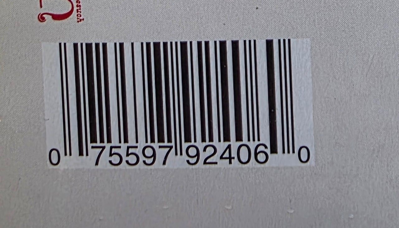 7618001