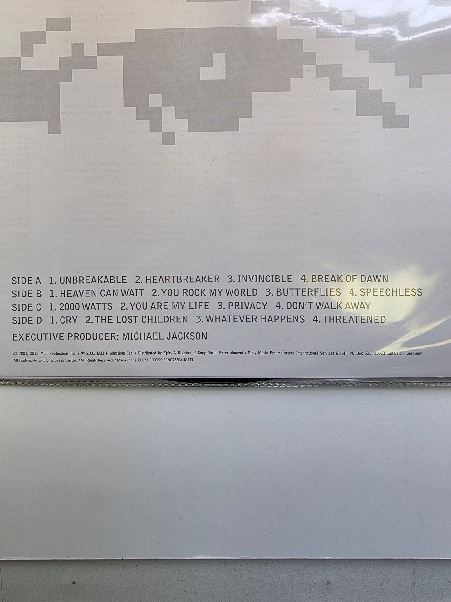 7333022