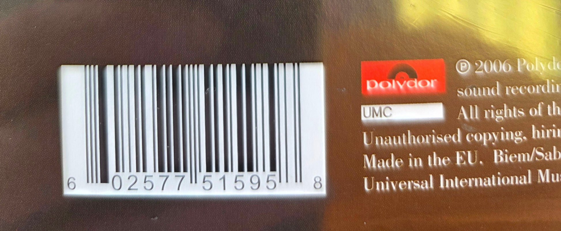 7423600