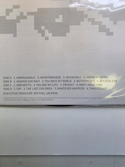 7333022