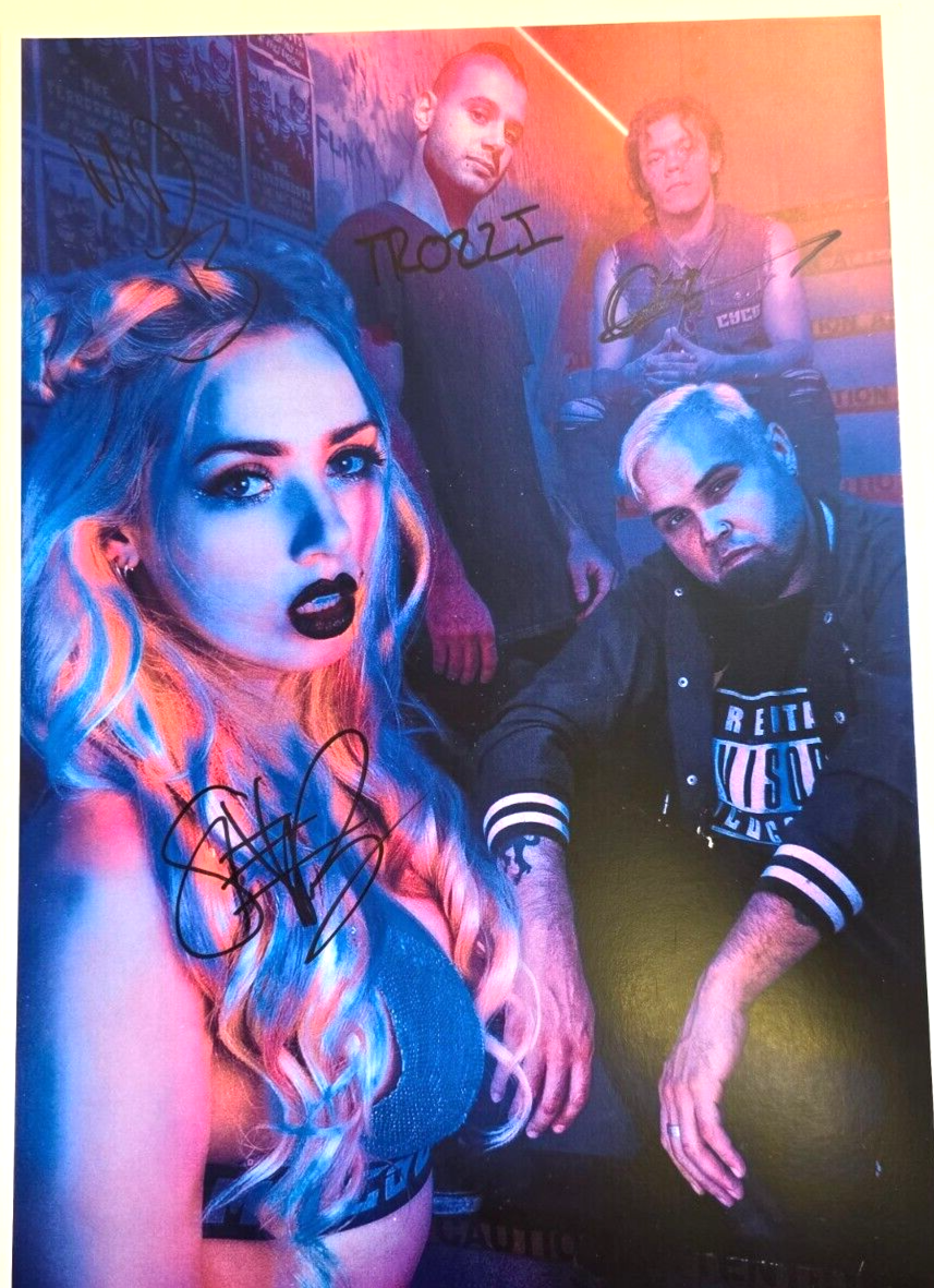 Sumo Cyco Signed presentation A4 on glossy print by Band Members