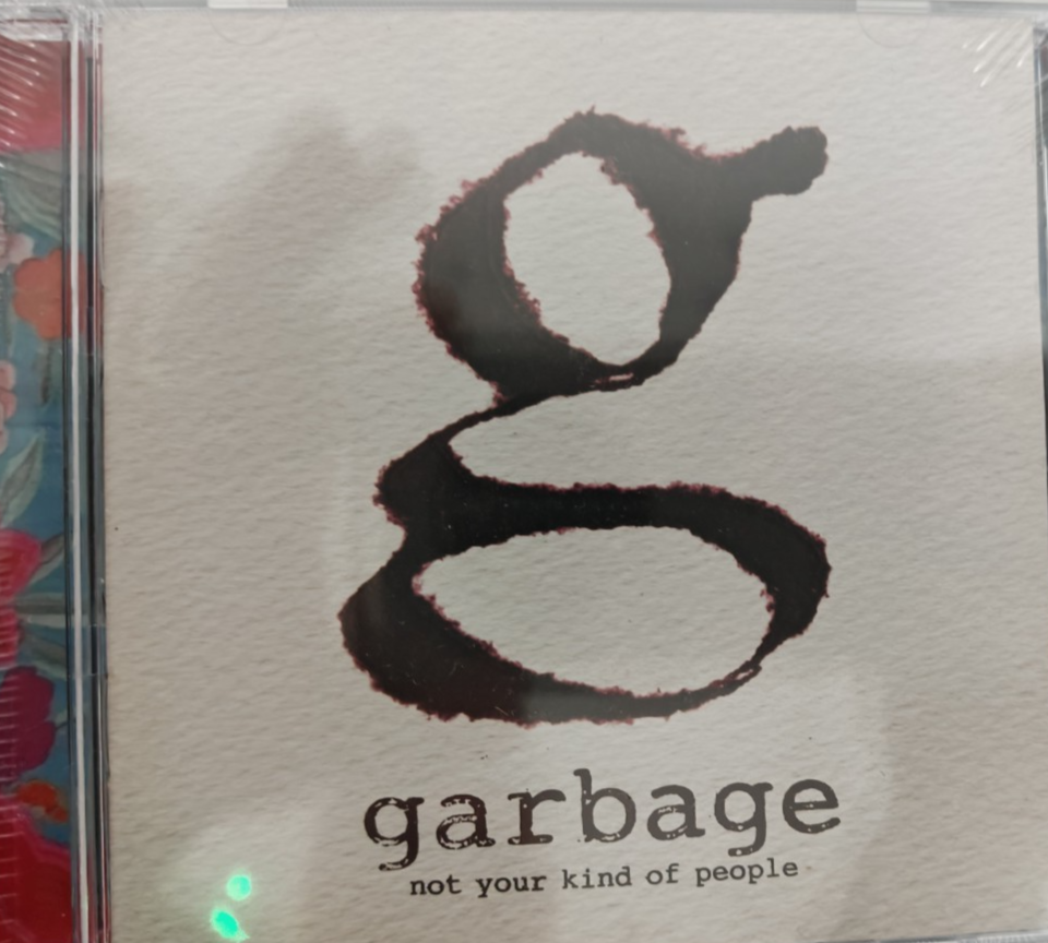 8572789