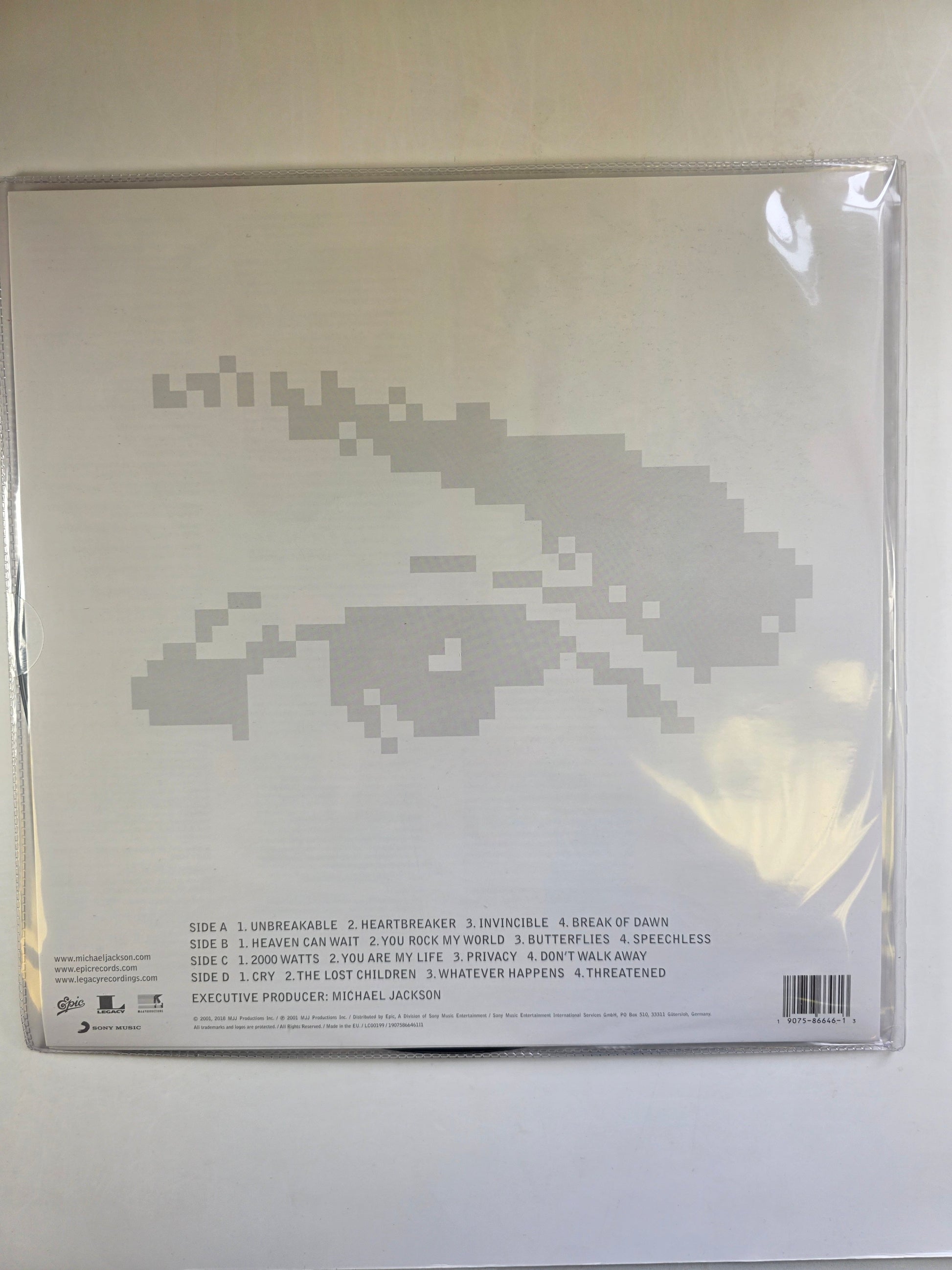 7333022